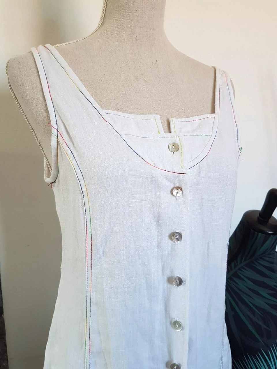 🌈 Nieuwe witte zomerjurk Franstyle, regenboognaden, Maat 42 ☁️ – photo 2